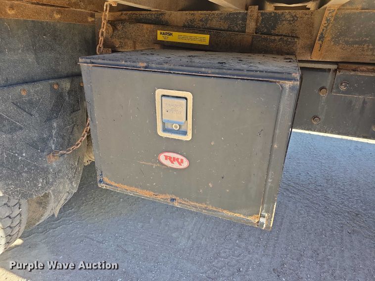 image for item FI0712 2006 IH 7600 dump truck