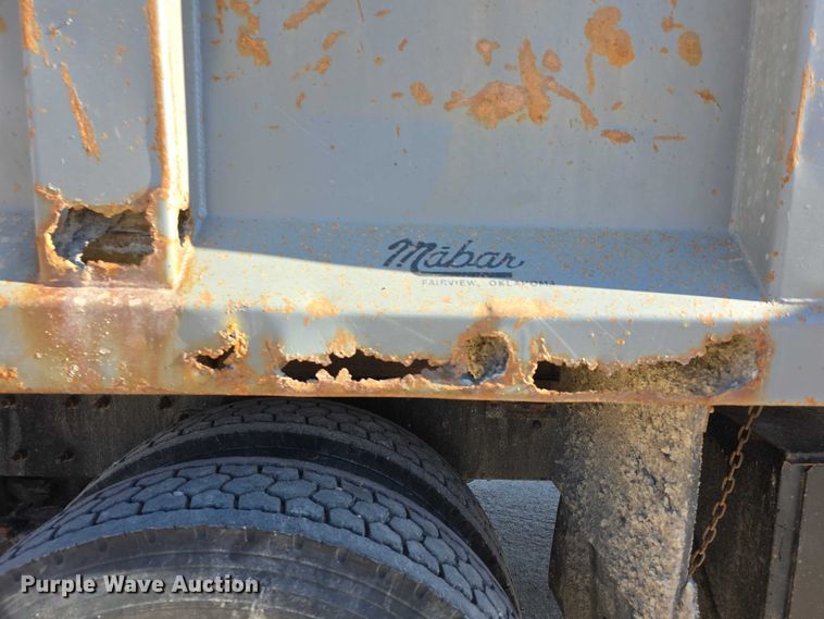 image for item FI0712 2006 IH 7600 dump truck