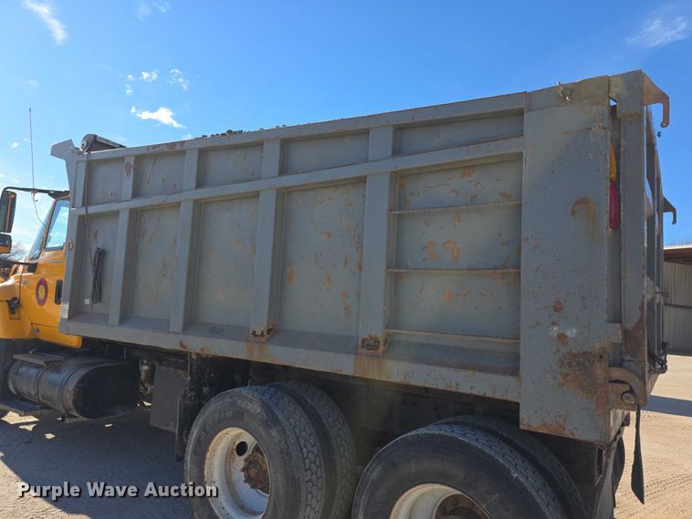 image for item FI0712 2006 IH 7600 dump truck