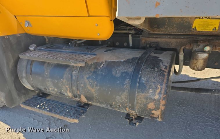 image for item FI0712 2006 IH 7600 dump truck