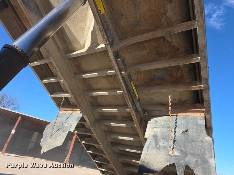 image for item FI0712 2006 IH 7600 dump truck