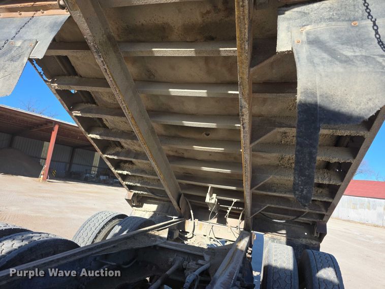 image for item FI0712 2006 IH 7600 dump truck