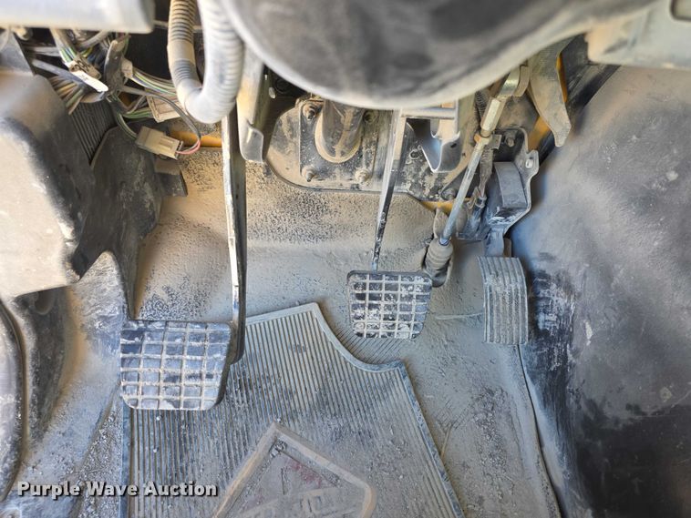 image for item FI0712 2006 IH 7600 dump truck