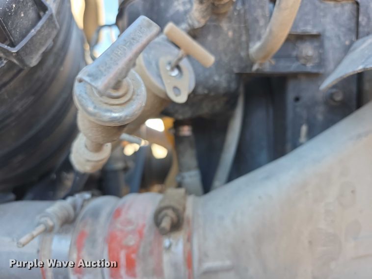 image for item FI0712 2006 IH 7600 dump truck