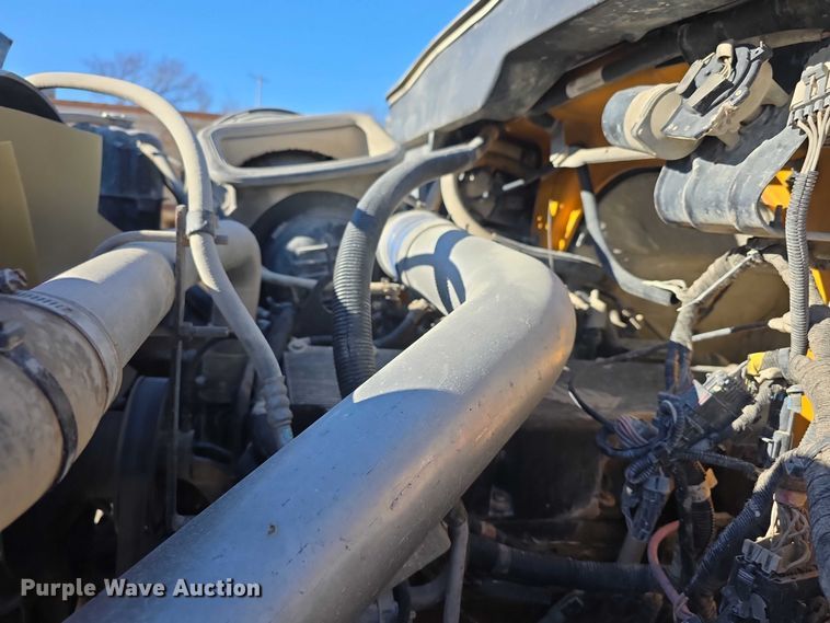 image for item FI0712 2006 IH 7600 dump truck