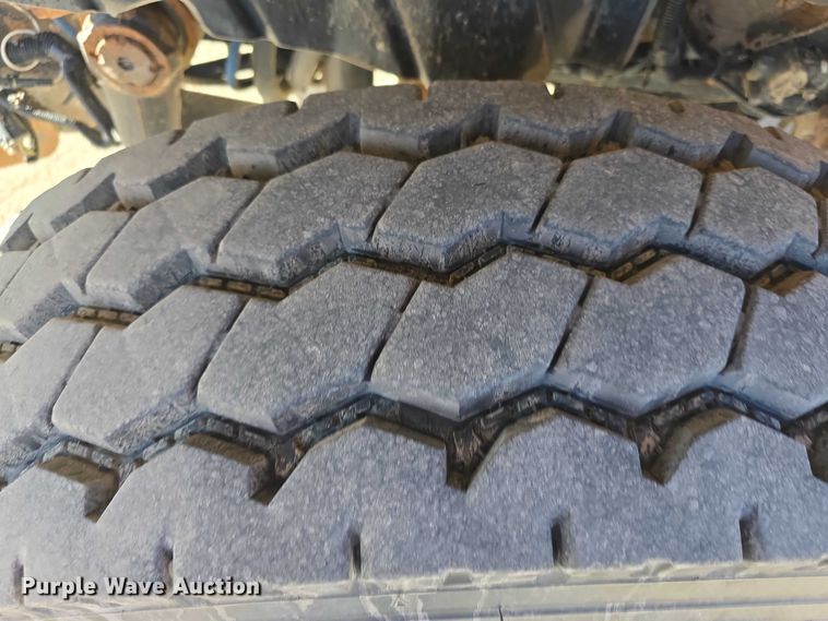 image for item FI0712 2006 IH 7600 dump truck