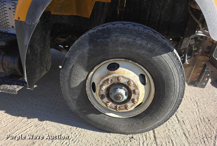 image for item FI0712 2006 IH 7600 dump truck