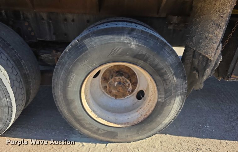 image for item FI0712 2006 IH 7600 dump truck