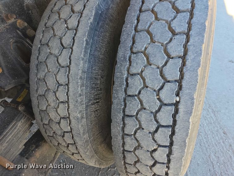 image for item FI0712 2006 IH 7600 dump truck