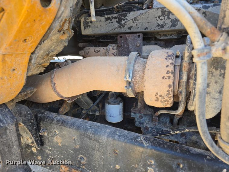 image for item FI0713 2002 International 2574 dump truck