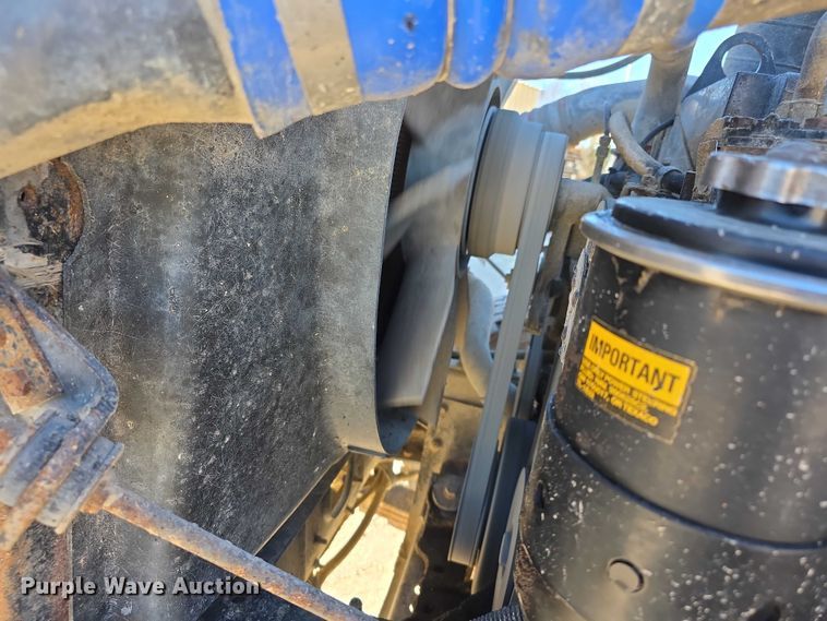 image for item FI0713 2002 International 2574 dump truck