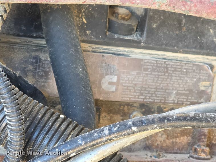 image for item FI0713 2002 International 2574 dump truck