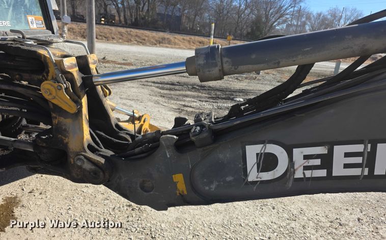 image for item FI0715 2019 John deere 310L backhoe
