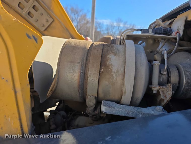 image for item FI0715 2019 John deere 310L backhoe