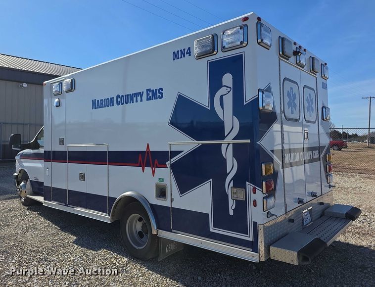 image for item FI0716 2016 Chevrolet Express 4500 ambulance