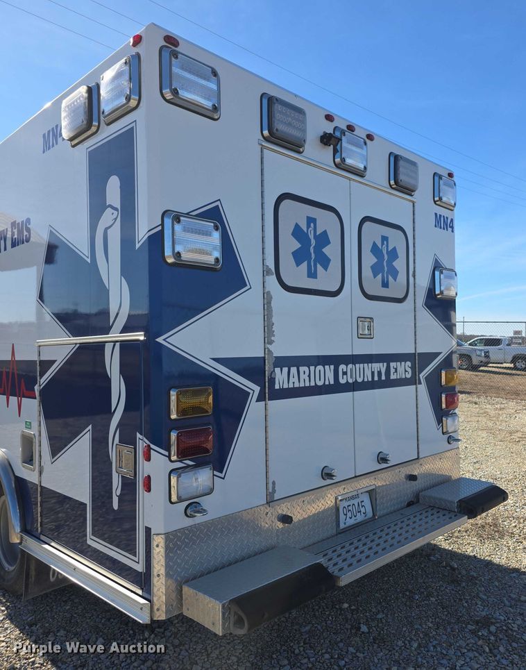 image for item FI0716 2016 Chevrolet Express 4500 ambulance