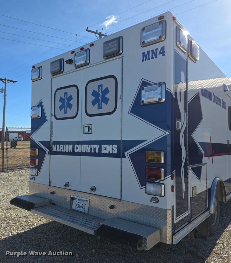 image for item FI0716 2016 Chevrolet Express 4500 ambulance