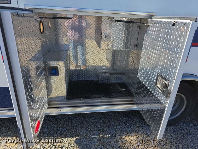 image for item FI0716 2016 Chevrolet Express 4500 ambulance