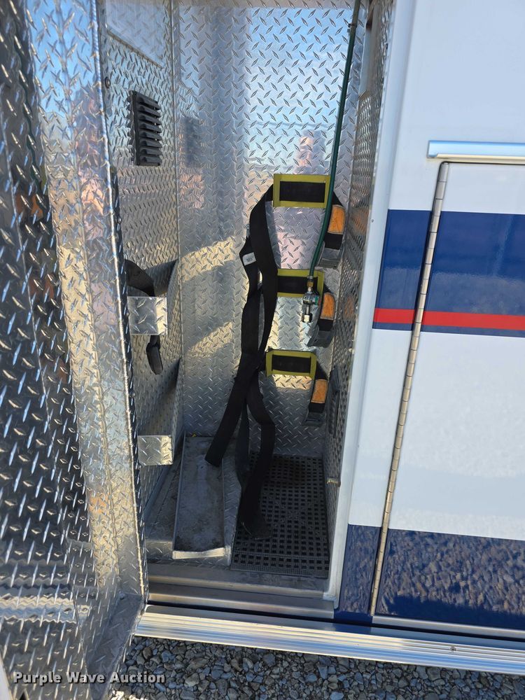 image for item FI0716 2016 Chevrolet Express 4500 ambulance