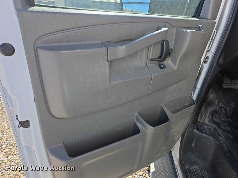 image for item FI0716 2016 Chevrolet Express 4500 ambulance