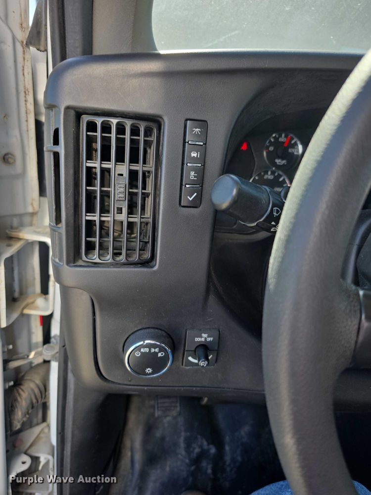 image for item FI0716 2016 Chevrolet Express 4500 ambulance