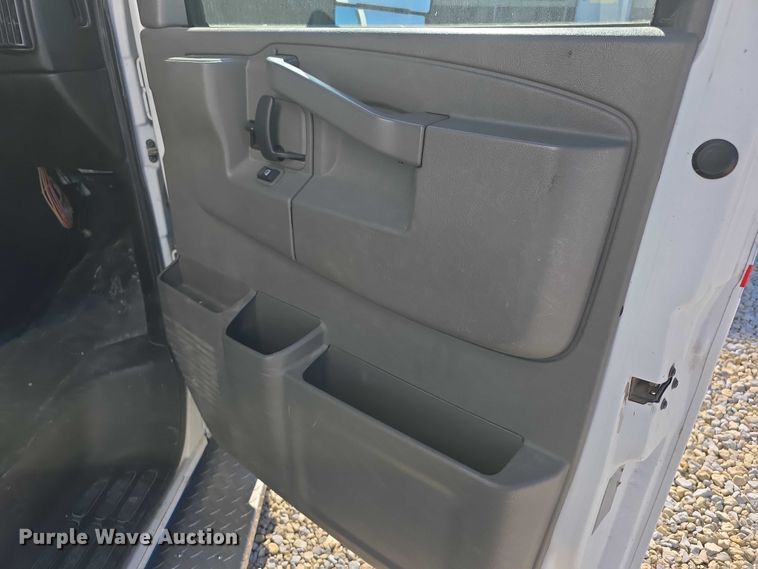 image for item FI0716 2016 Chevrolet Express 4500 ambulance