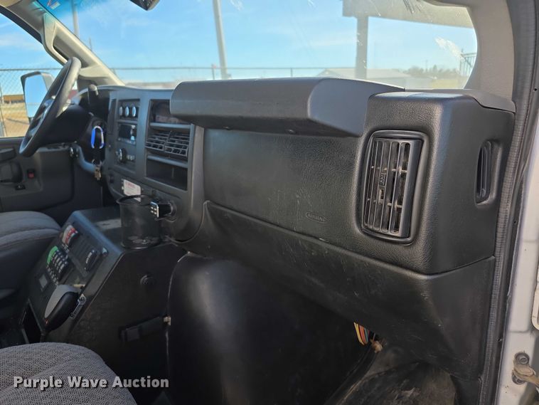 image for item FI0716 2016 Chevrolet Express 4500 ambulance