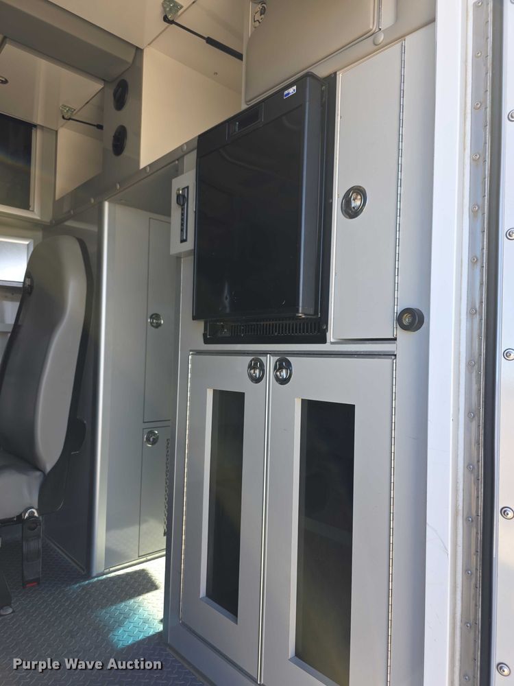 image for item FI0716 2016 Chevrolet Express 4500 ambulance