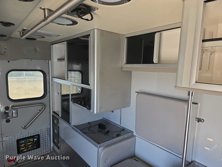 image for item FI0716 2016 Chevrolet Express 4500 ambulance