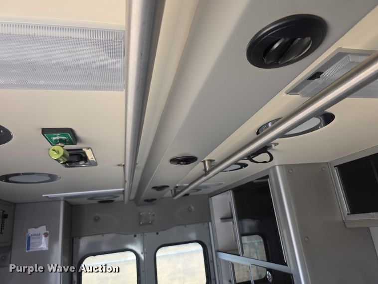 image for item FI0716 2016 Chevrolet Express 4500 ambulance