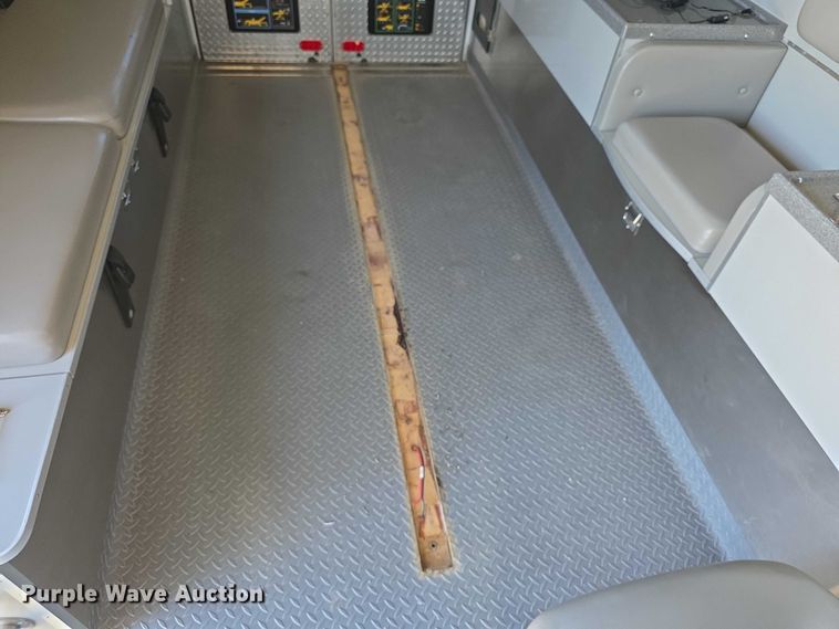 image for item FI0716 2016 Chevrolet Express 4500 ambulance