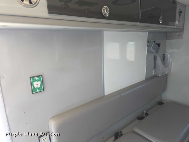 image for item FI0716 2016 Chevrolet Express 4500 ambulance