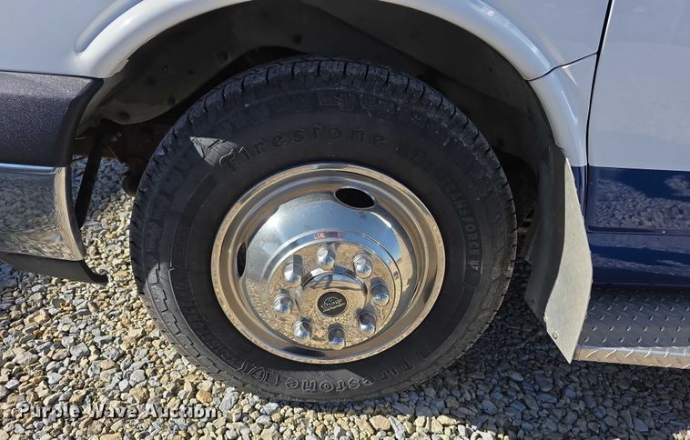 image for item FI0716 2016 Chevrolet Express 4500 ambulance