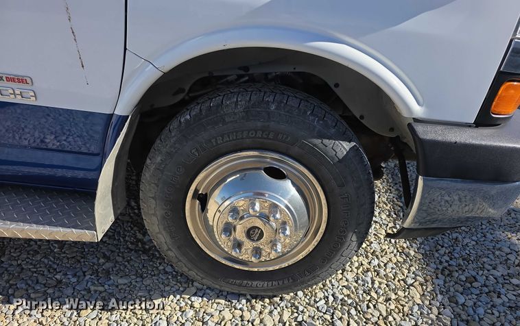 image for item FI0716 2016 Chevrolet Express 4500 ambulance