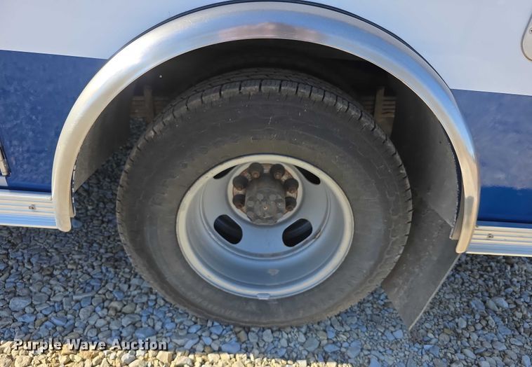 image for item FI0716 2016 Chevrolet Express 4500 ambulance