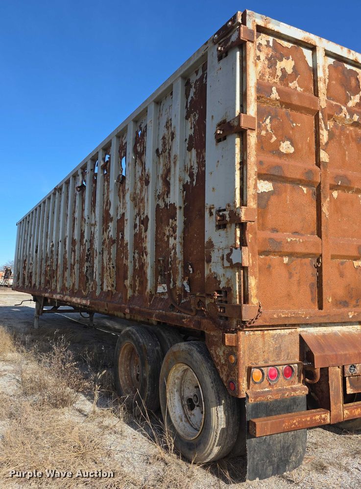 image for item FI0718 2014 Peerless SWO45100 walking floor trailer