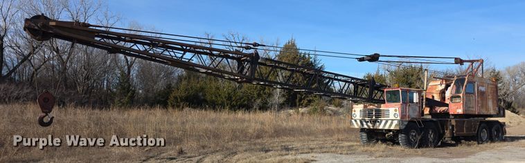 image for item FI0719 1965 Link Belt FMC TC108B crane