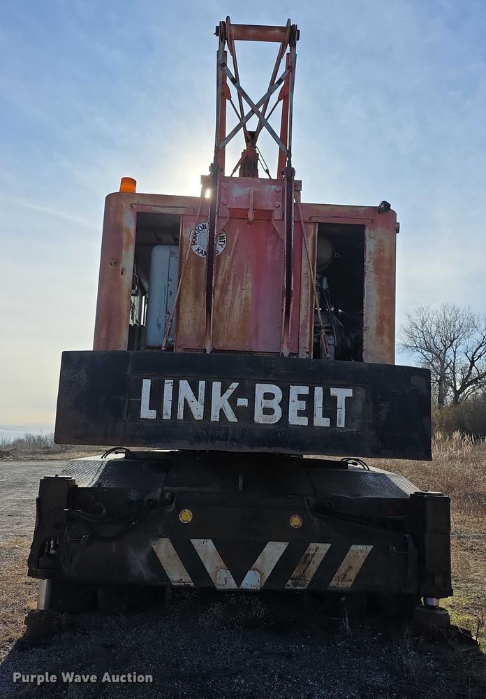 image for item FI0719 1965 Link Belt FMC TC108B crane