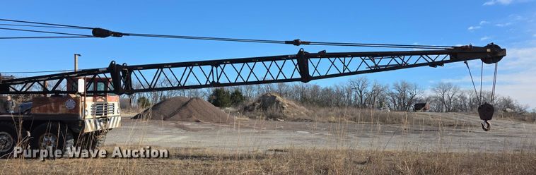 image for item FI0719 1965 Link Belt FMC TC108B crane