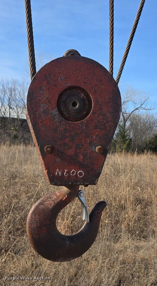 image for item FI0719 1965 Link Belt FMC TC108B crane