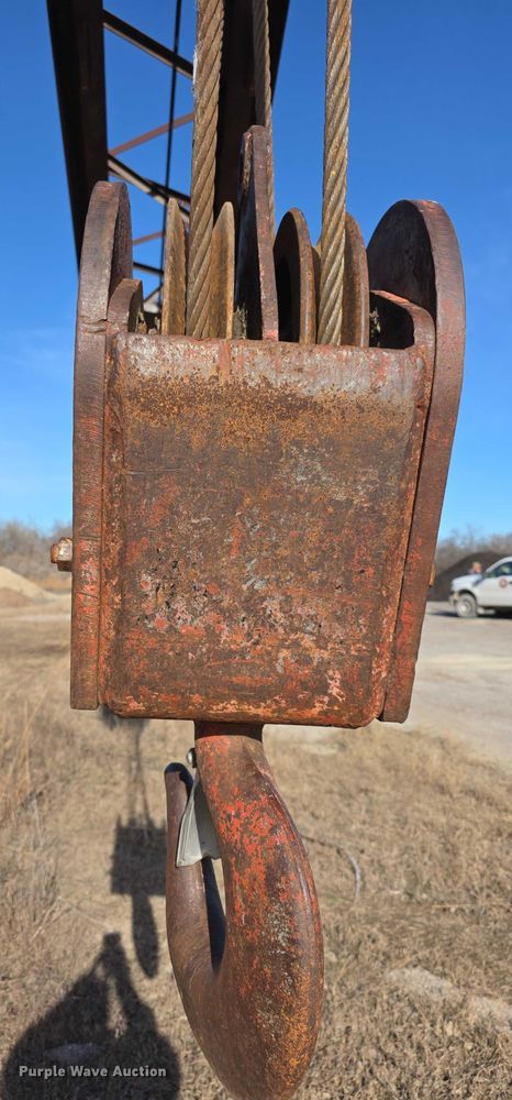 image for item FI0719 1965 Link Belt FMC TC108B crane