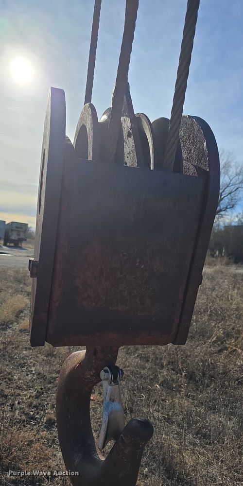 image for item FI0719 1965 Link Belt FMC TC108B crane