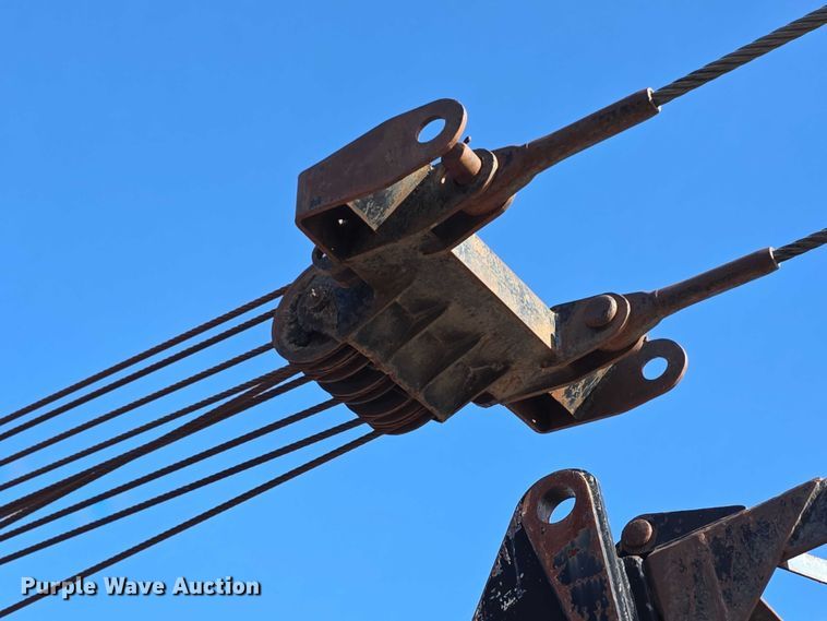 image for item FI0719 1965 Link Belt FMC TC108B crane