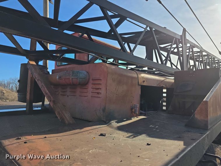 image for item FI0719 1965 Link Belt FMC TC108B crane