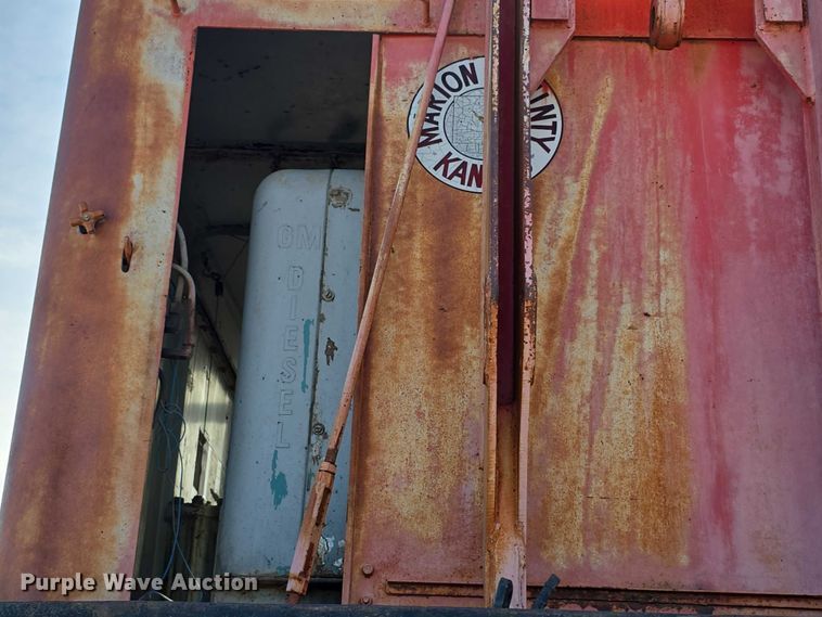 image for item FI0719 1965 Link Belt FMC TC108B crane