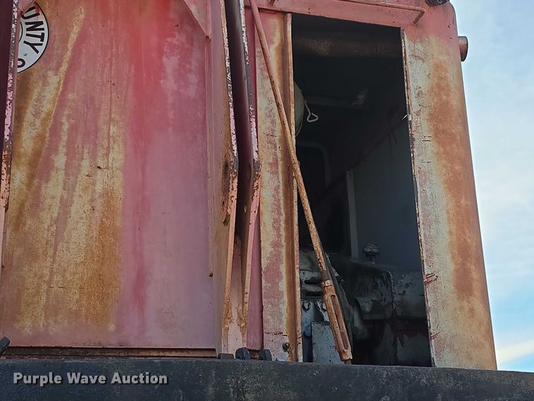 image for item FI0719 1965 Link Belt FMC TC108B crane