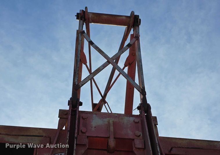 image for item FI0719 1965 Link Belt FMC TC108B crane