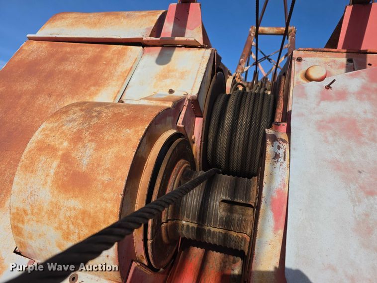 image for item FI0719 1965 Link Belt FMC TC108B crane