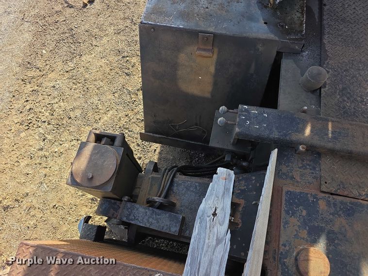 image for item FI0719 1965 Link Belt FMC TC108B crane