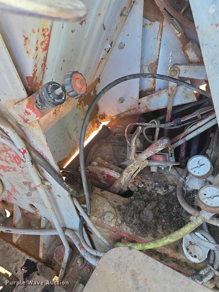 image for item FI0719 1965 Link Belt FMC TC108B crane